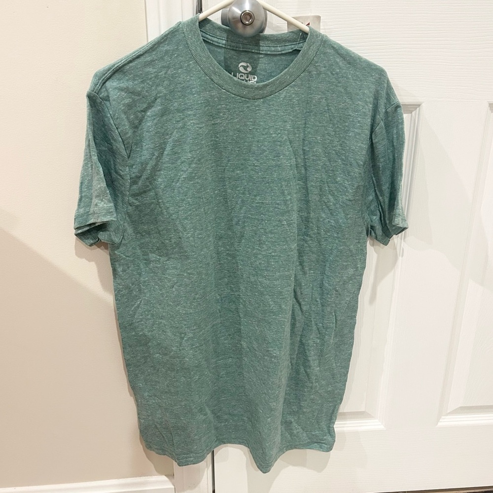NWT Liquid Blue Men's T Shirt